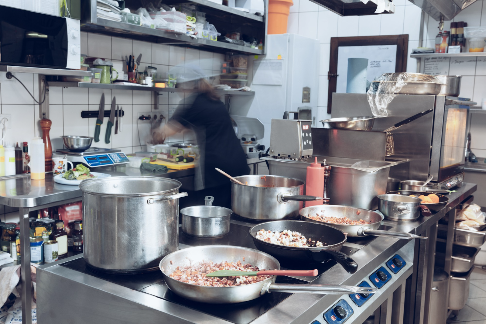What are the Top Advantages of Food Service Equipment?